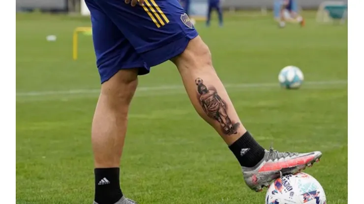 El increíble tatuaje de Maradona que se hizo una de las joyas de Boca