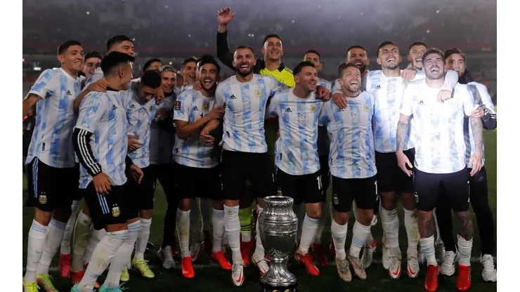 El "infiltrado" en la foto de la Selección que se hizo viral.