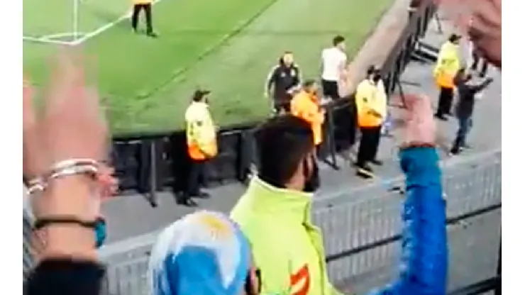 Video: la gente empezó a gritarle y el Papu metió un baile para el delire de la tribuna
