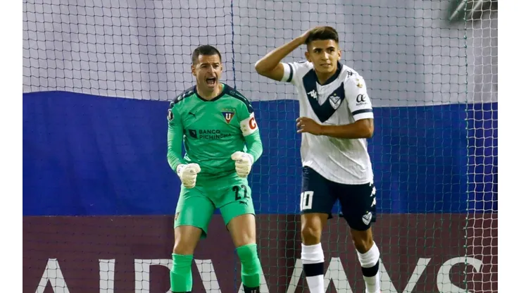 Almada volvió a fallar un penal en Vélez Sarsfield
