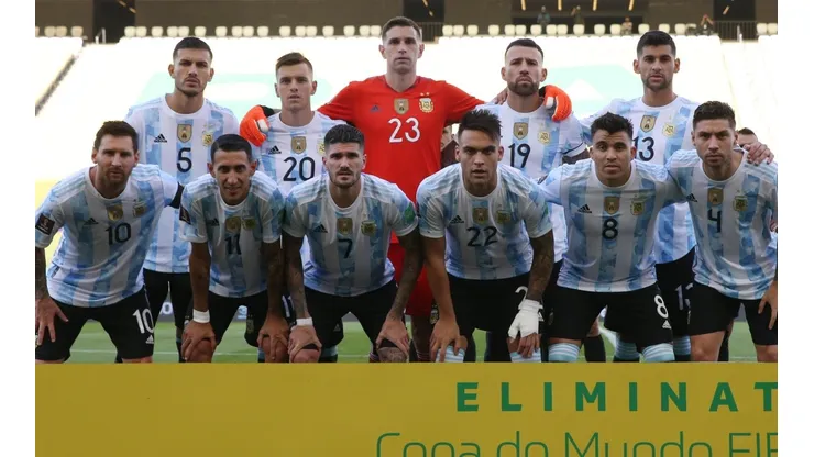 Los once de Argentina contra Brasil.