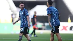 Paredes con Messi antes del comienzo del partido.