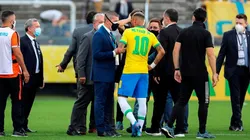 Neymar protestando de forma clara.