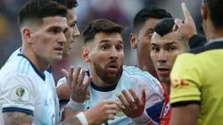 Lionel Messi protestando ante el árbitro, Copa América 2019 (Foto: Getty Images)