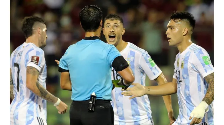 El triste antecedente de la Selección Argentina con el árbitro del partido ante Brasil