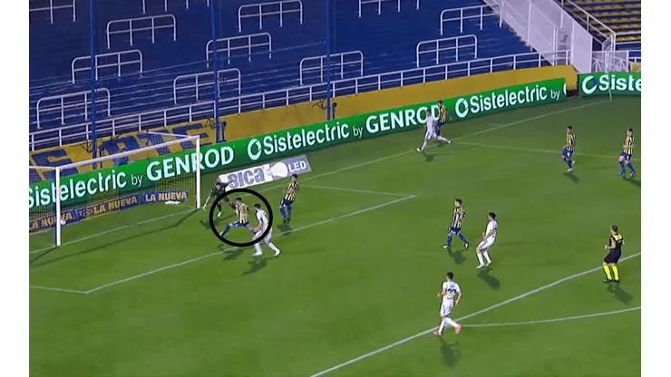 El gol en contra de Fernando Torrent.