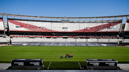 Salió el protocolo para la vuelta del público.