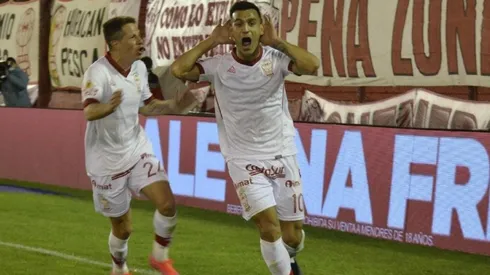 Franco Cristaldo festejando el 1-0 parcial.