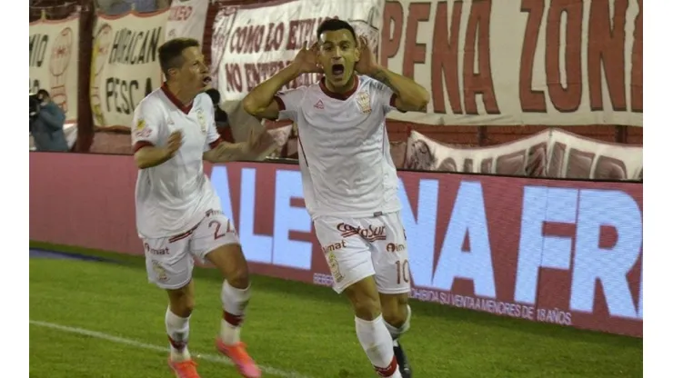 Franco Cristaldo festejando el 1-0 parcial.