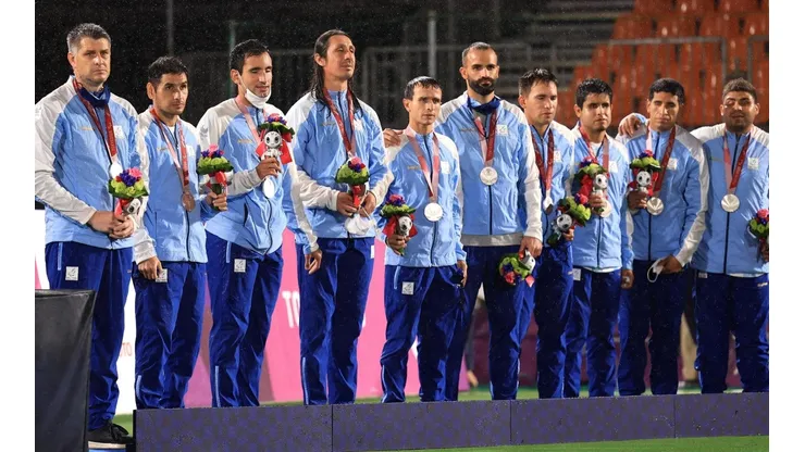 Los Murciélagos, de plata.