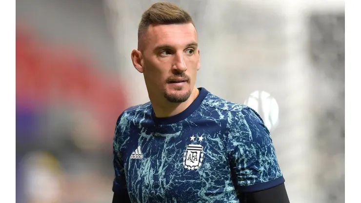 Armani, afuera por una lesión en la rodilla.