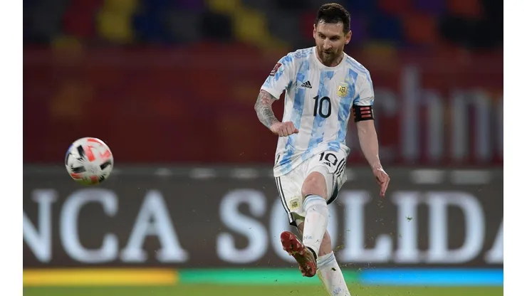 Video: la impresionante práctica de tiros libres de Messi en la Selección