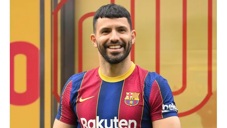 Meses después de su llegada, Agüero fue inscripto en Barcelona.