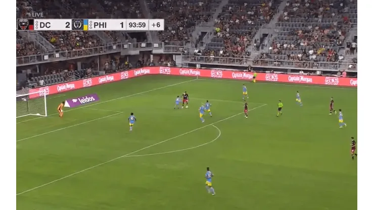 Wanchope pensó que estaba en offside, no levantaron la bandera y todo terminó en golazo