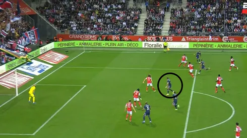 El primer gol de PSG en el partido.