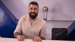 Pratto en su firma de contrato con el Fortín