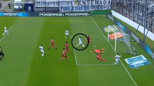 Rodrigo Holgado no pudo marcar el gol.