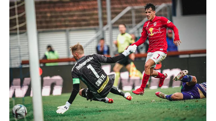 Capaldo convirtió su primer gol en Europa.