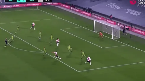 Video: Julián Álvarez metió un derechazo letal y puso el 1 a 0 de River