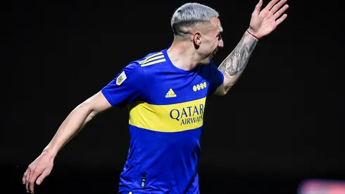 Briasco de festejo tras su primer gol en Boca.