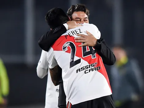 El abrazo entre Enzo Pérez y Gallardo que conmovió a todos los hinchas