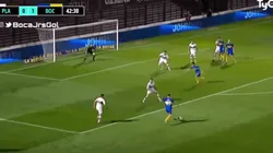 Era para cerrar el estadio: Sández le dio de derecha y reventó el travesaño