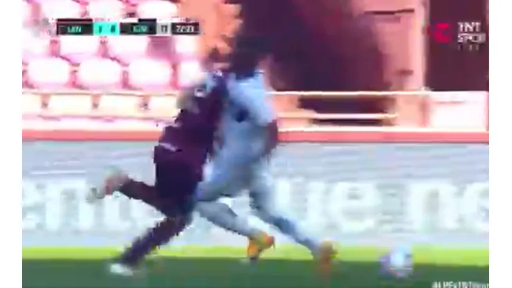 Video: Carbonero le metió un piñón a Belmonte y vio la roja