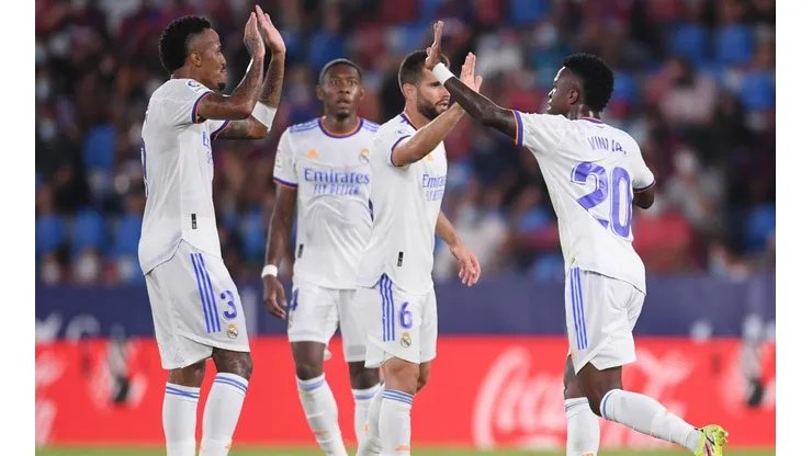 El Real Madrid no pudo con el Levante y rescató un agónico empate 3 a 3