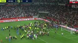 Locura total en medio del encuentro.