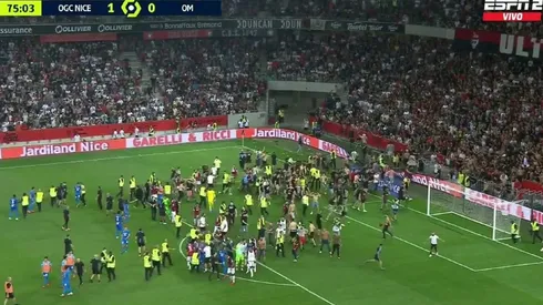 Locura total en medio del encuentro.