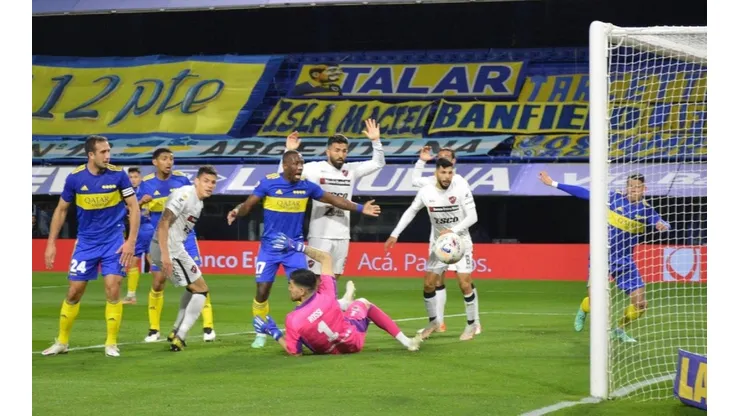 El momento del gol anulado.