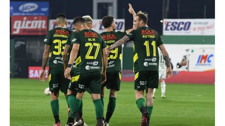 El festejo de los jugadores de Defensa y Justicia.