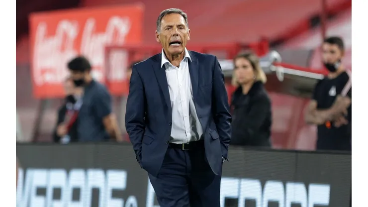 Miguel Ángel Russo está en la cuerda floja.