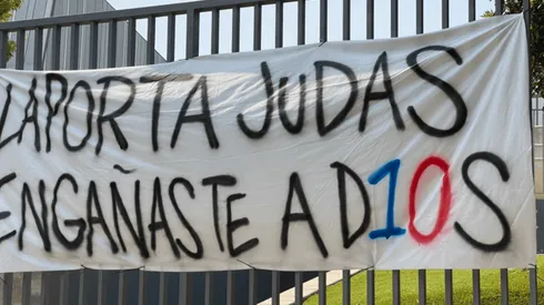 Clima caliente: banderas y amenazas en el Camp Nou tras la salida de Messi