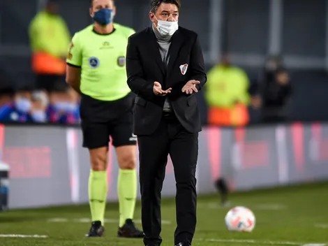 Foto viral: la graciosa imagen de Gallardo en el partido contra Vélez