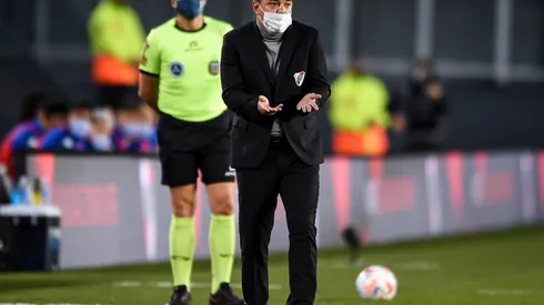 Foto viral: la graciosa imagen de Gallardo en el partido contra Vélez