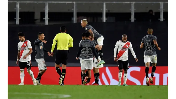 Nacho fue el protagonista: River cayó 1 a 0 ante Mineiro y quedó condicionado