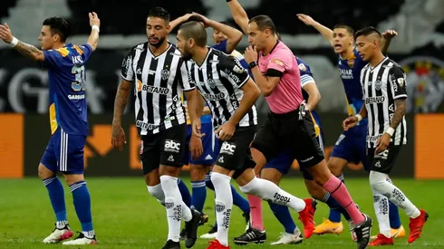 Oficial: un integrante de la delegación de Boca fue sancionado por los incidentes en Brasil