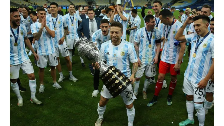 Papu Gómez subió una foto sobre la Copa América y su esposa se puso celosa