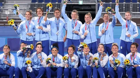Las Leonas se colgaron la medalla plateada en Tokio 2020 (Foto: Getty Images)