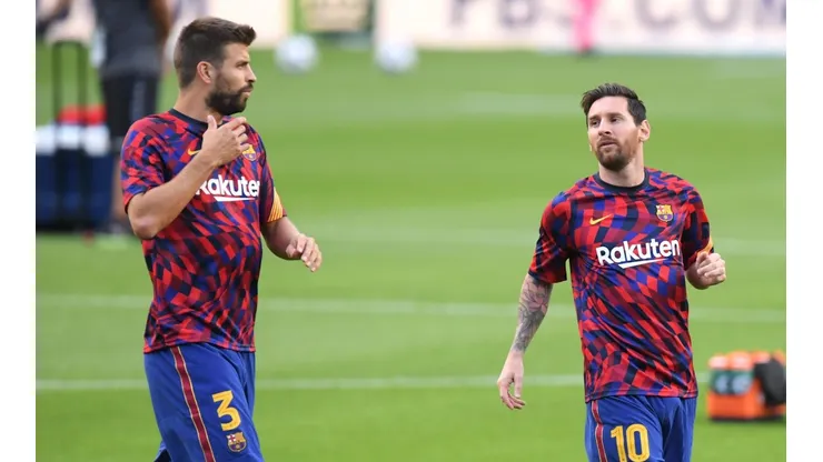 Piqué y Messi en un entrenamiento de Barcelona.