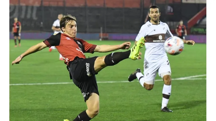 Newell's mira a todos desde arriba, al menos de forma temporal.