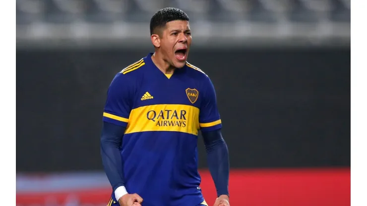Marcos Rojo festejando su penal.