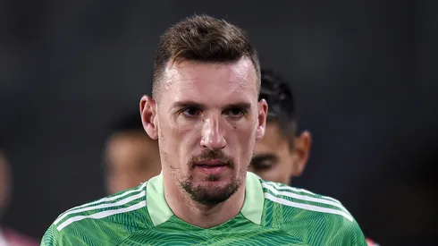 Armani es tendencia y los hinchas de River explotaron de bronca