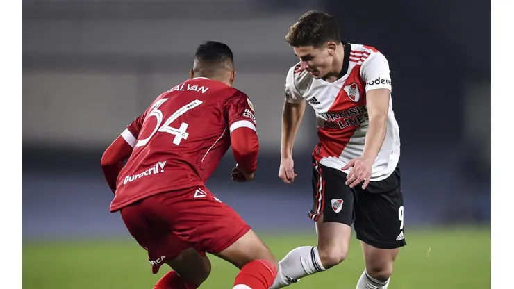 River fue muy irregular y no pasó de la paridad.