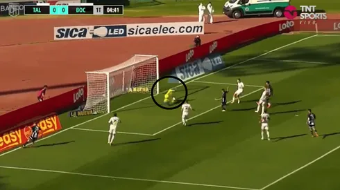 La atajada de Rossi a Auzqui.