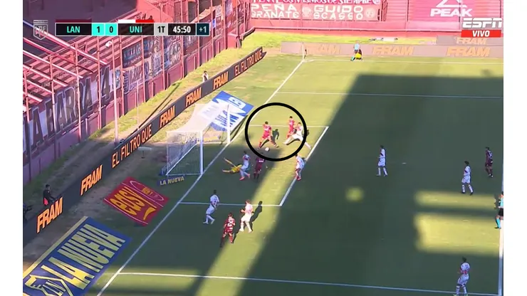 El gol errado por los jugadores de Lanús.