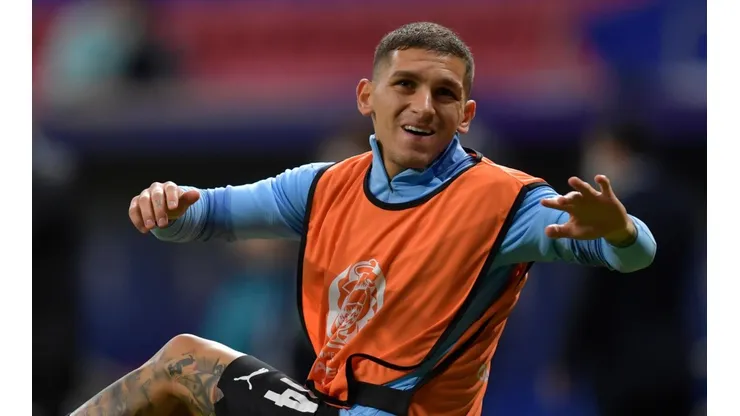 Lucas Torreira sigue llevando la de Boca por todas partes.