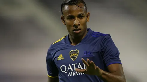 Villa sigue presionando para irse de Boca.