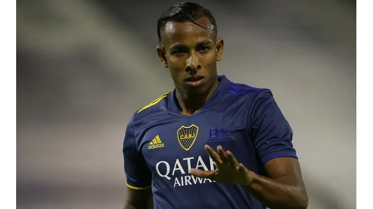 Villa sigue presionando para irse de Boca.